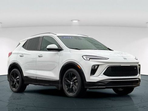 Used 2024 Buick Encore GX Sport Touring w/ Comfort Package image 8