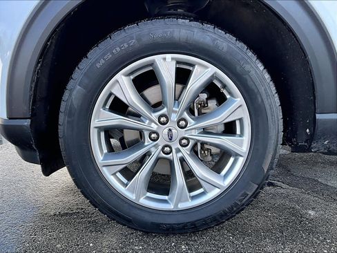 Used 2023 Ford Explorer Limited image 7