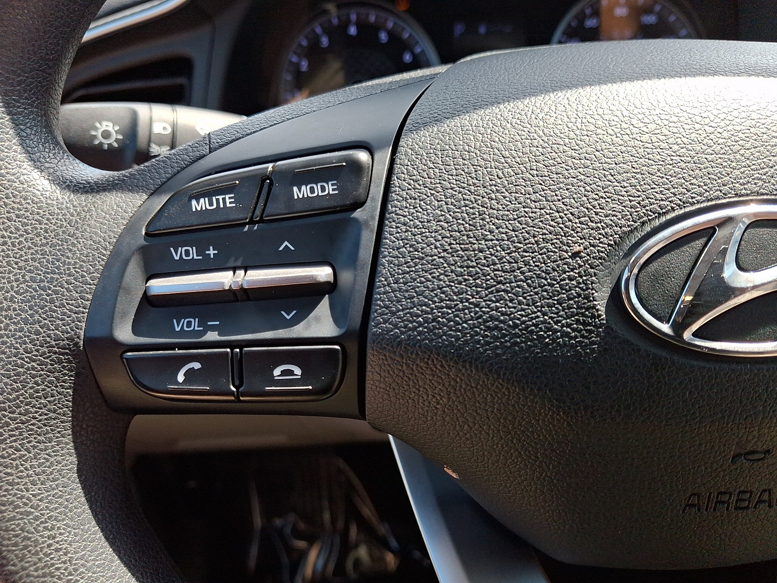 Used 2020 Hyundai Elantra SE FWD image 20