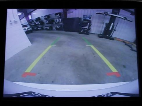 Used 2024 Chrysler Pacifica Touring-L image 39