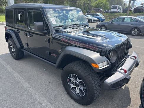 Used 2022 Jeep Wrangler Unlimited Rubicon AWD/4WD image 2