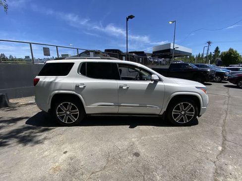 Used 2017 GMC Acadia Denali w/ Technology Package AWD/4WD image 7