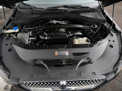 Used 2023 Lincoln Aviator Reserve w/ Equipment Group 201A image 15