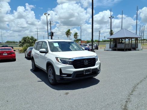 Certified 2023 Honda Passport EX-L image 2