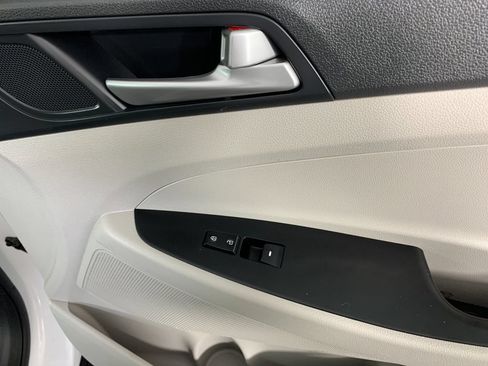 Used 2019 Hyundai Tucson SE AWD/4WD image 38