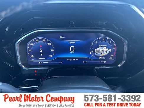 Used 2024 Chevrolet Silverado 2500 High Country w/ High Country Premium Package AWD/4WD image 12
