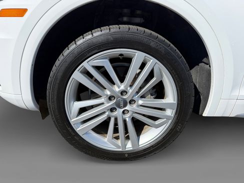 Used 2018 Audi Q5 2.0T Premium Plus w/ Premium Plus Package image 9