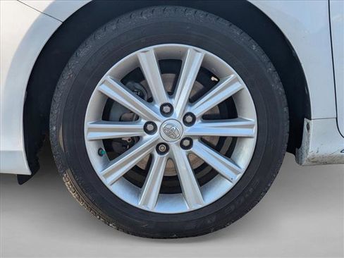 Used 2013 Toyota Camry XLE image 9
