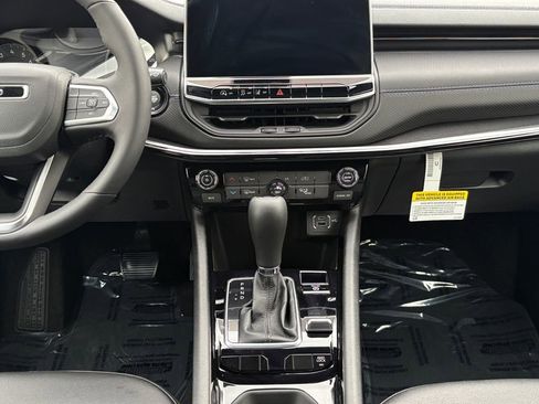 New 2026 Jeep Compass Latitude image 3