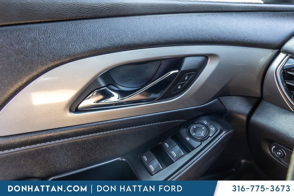 Used 2023 Chevrolet Traverse LT AWD/4WD image 13