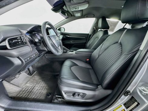Used 2021 Toyota Camry SE FWD image 12