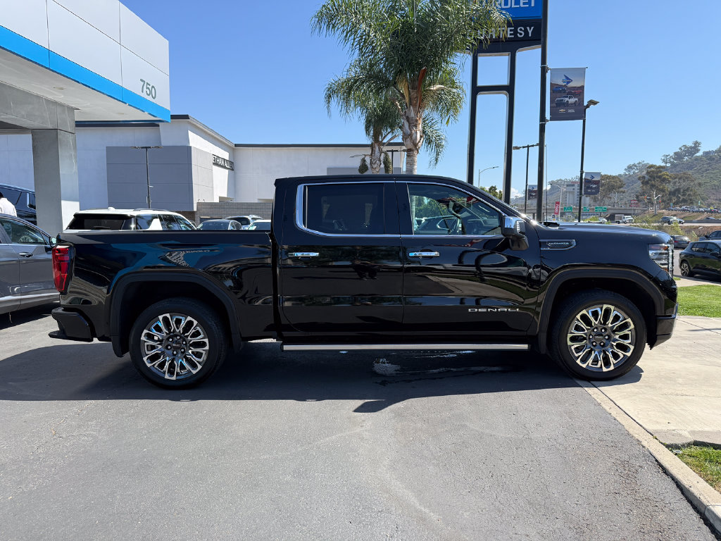 Used 2025 GMC Sierra 1500 Denali Ultimate AWD/4WD image 6