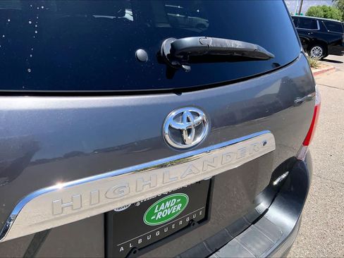 Used 2012 Toyota Highlander Limited w/ Tow Pkg AWD/4WD image 29