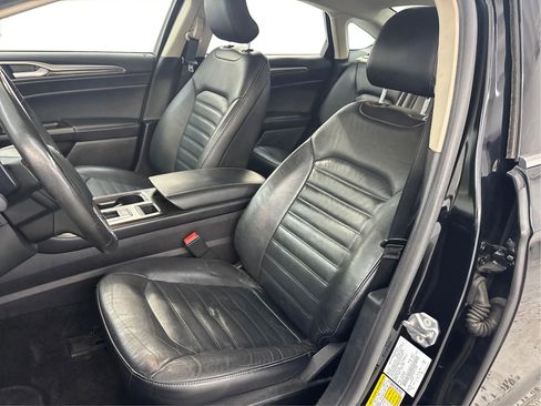 Used 2018 Ford Fusion SE w/ Fusion SE Technology Package image 13