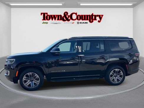Certified 2025 Jeep Wagoneer 4WD w/ Premium Group I image 9