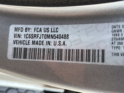 Used 2021 RAM 1500 Laramie AWD/4WD image 14