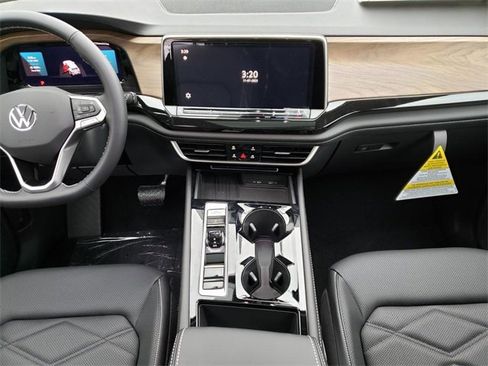 New 2026 Volkswagen Atlas SE image 9