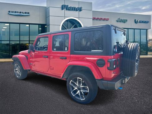 Used 2024 Jeep Wrangler Unlimited w/ Convenience Group image 3