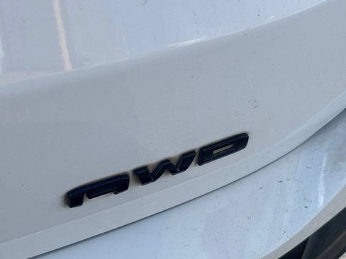 Used 2022 GMC Terrain SLE AWD/4WD image 32