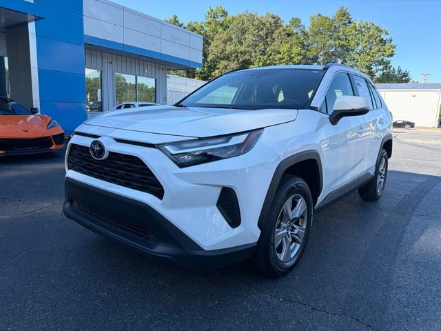 Used 2025 Toyota RAV4 XLE FWD image 3