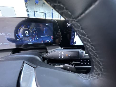 Used 2025 Chevrolet Equinox LT w/ Safety and Technology Package image 30