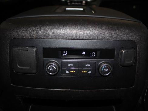 Used 2015 Chevrolet Tahoe LTZ AWD/4WD image 22
