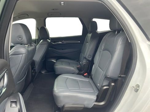 Used 2021 Buick Enclave Essence image 20
