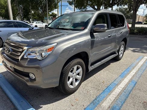 Used 2010 Lexus GX 460 w/ Comfort Plus Pkg AWD/4WD image 2