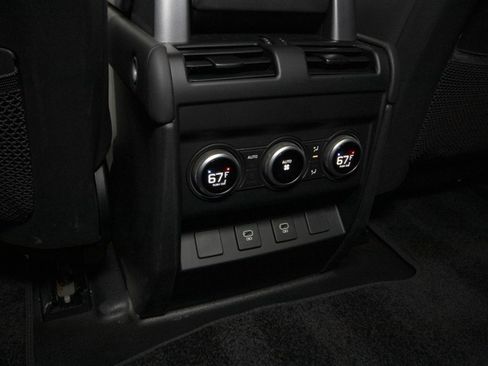 Used 2023 Land Rover Defender 90 V8 image 40