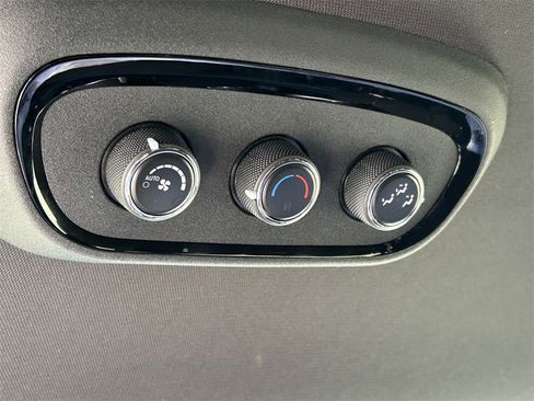 Used 2025 Dodge Durango GT image 22