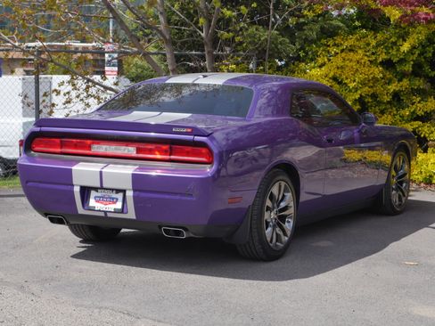 Used 2014 Dodge Challenger SRT8 RWD image 21