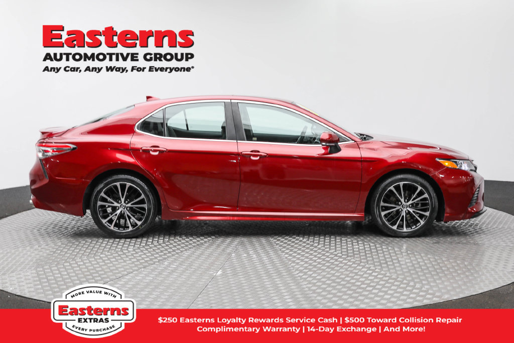 Used 2018 Toyota Camry SE w/ Audio Package FWD image 5