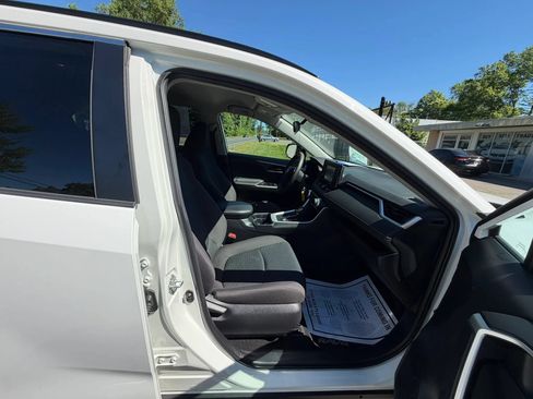 Used 2020 Toyota RAV4 LE w/ All Weather Liner Package AWD/4WD image 13