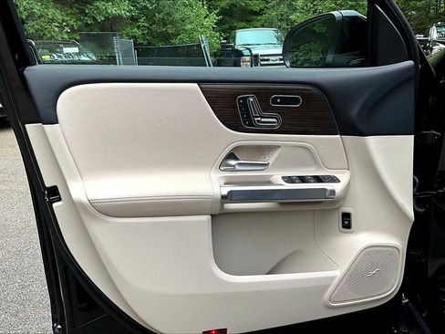 New 2026 Mercedes-Benz GLB 250 4MATIC image 12