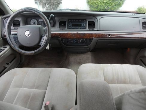 Used 2007 Mercury Grand Marquis GS RWD image 2