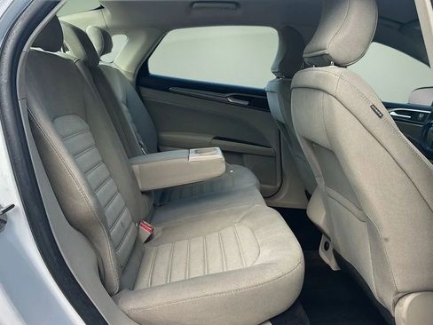 Used 2017 Ford Fusion SE image 49