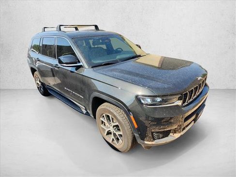 Used 2023 Jeep Grand Cherokee L Limited w/ Luxury Tech Group II AWD/4WD image 12