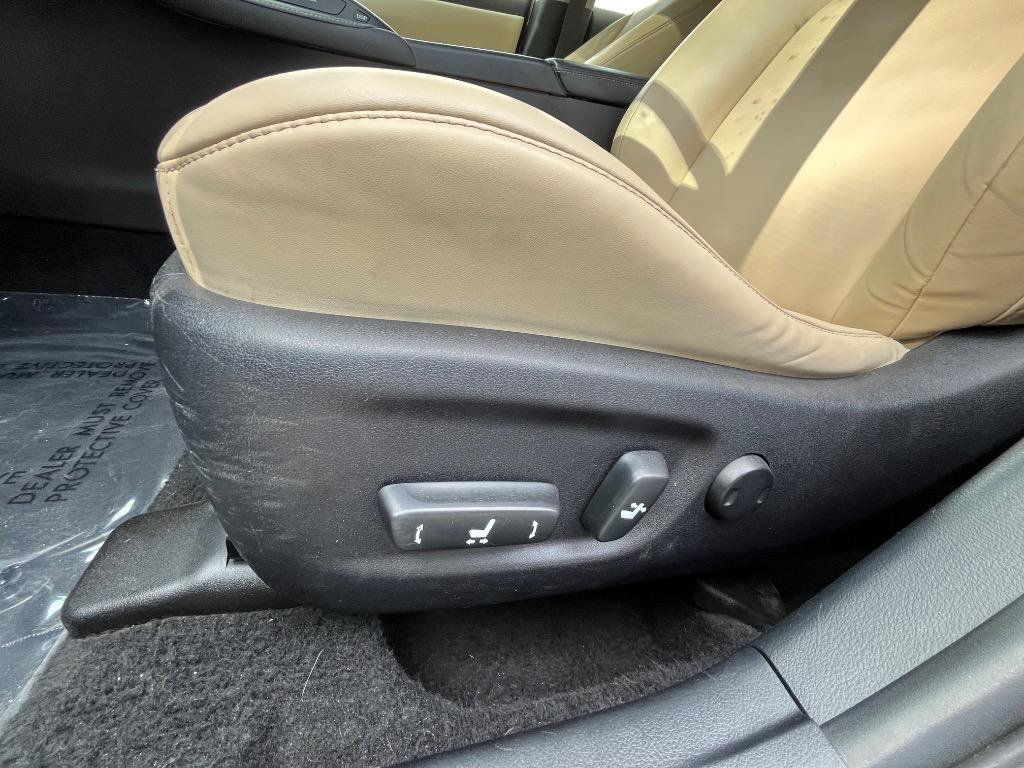Used 2011 Lexus CT 200h Premium w/ Premium Audio Pkg FWD image 14
