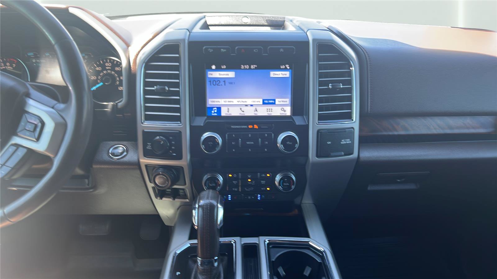 Used 2019 Ford F150 King Ranch w/ Equipment Group 601A Luxury AWD/4WD image 10