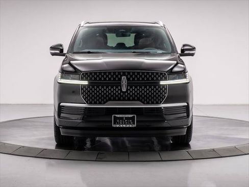 New 2026 Lincoln Navigator Reserve AWD/4WD image 8