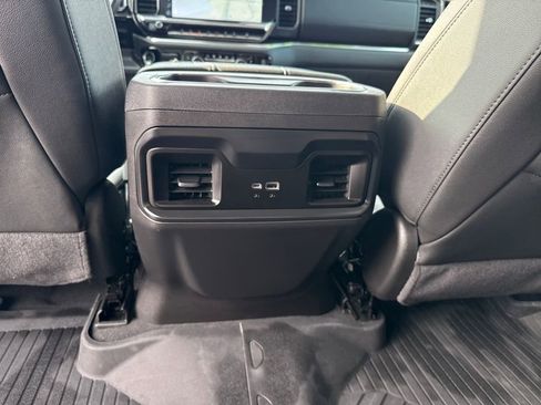 Used 2025 Chevrolet Silverado 1500 LT Trail Boss w/ LT Trail Boss Premium Package AWD/4WD image 42