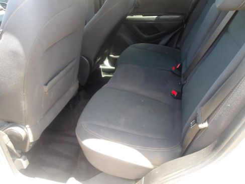 Used 2018 Chevrolet Trax LS FWD image 17