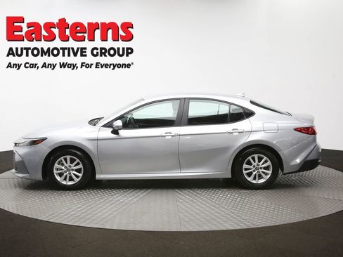 Used 2025 Toyota Camry LE image 59