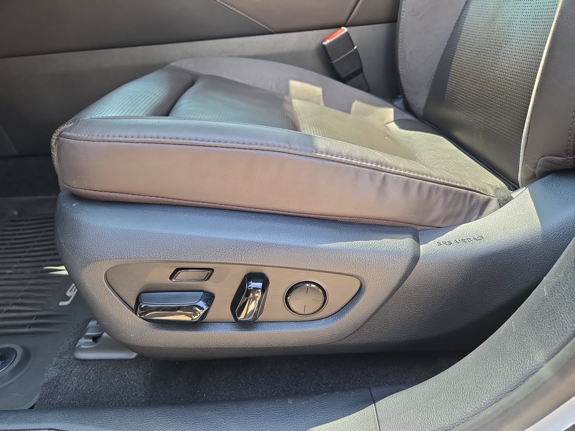 Used 2023 Lexus RX 350 AWD w/ Cold Area Package image 17