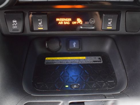 Used 2021 Toyota RAV4 XSE AWD/4WD image 17