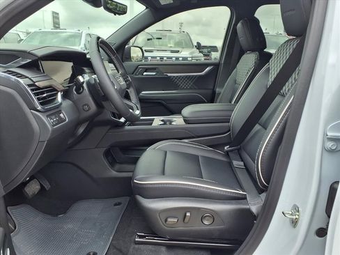 New 2026 GMC Acadia Denali w/ Super Cruise Package FWD image 9