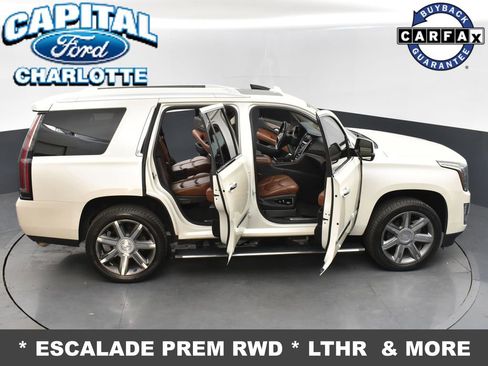 Used 2015 Cadillac Escalade Premium image 30