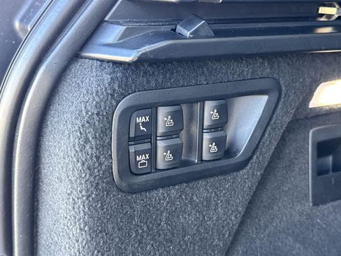 Used 2023 BMW X7 xDrive40i image 37