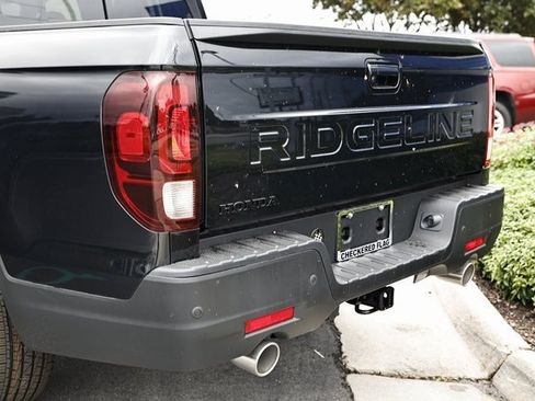 New 2026 Honda Ridgeline Black Edition image 11