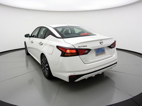 Used 2025 Nissan Altima 2.5 SV image 6
